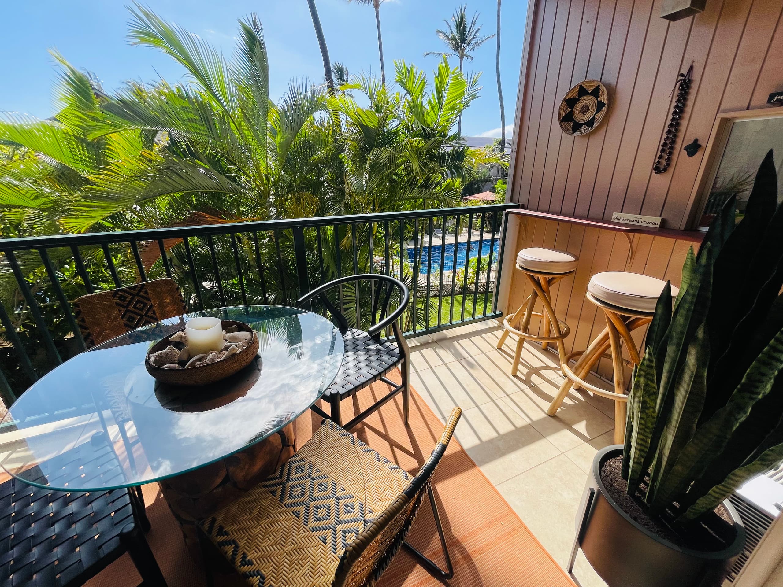 Location! Tropical King Suite: Steps to Beach - Image 21