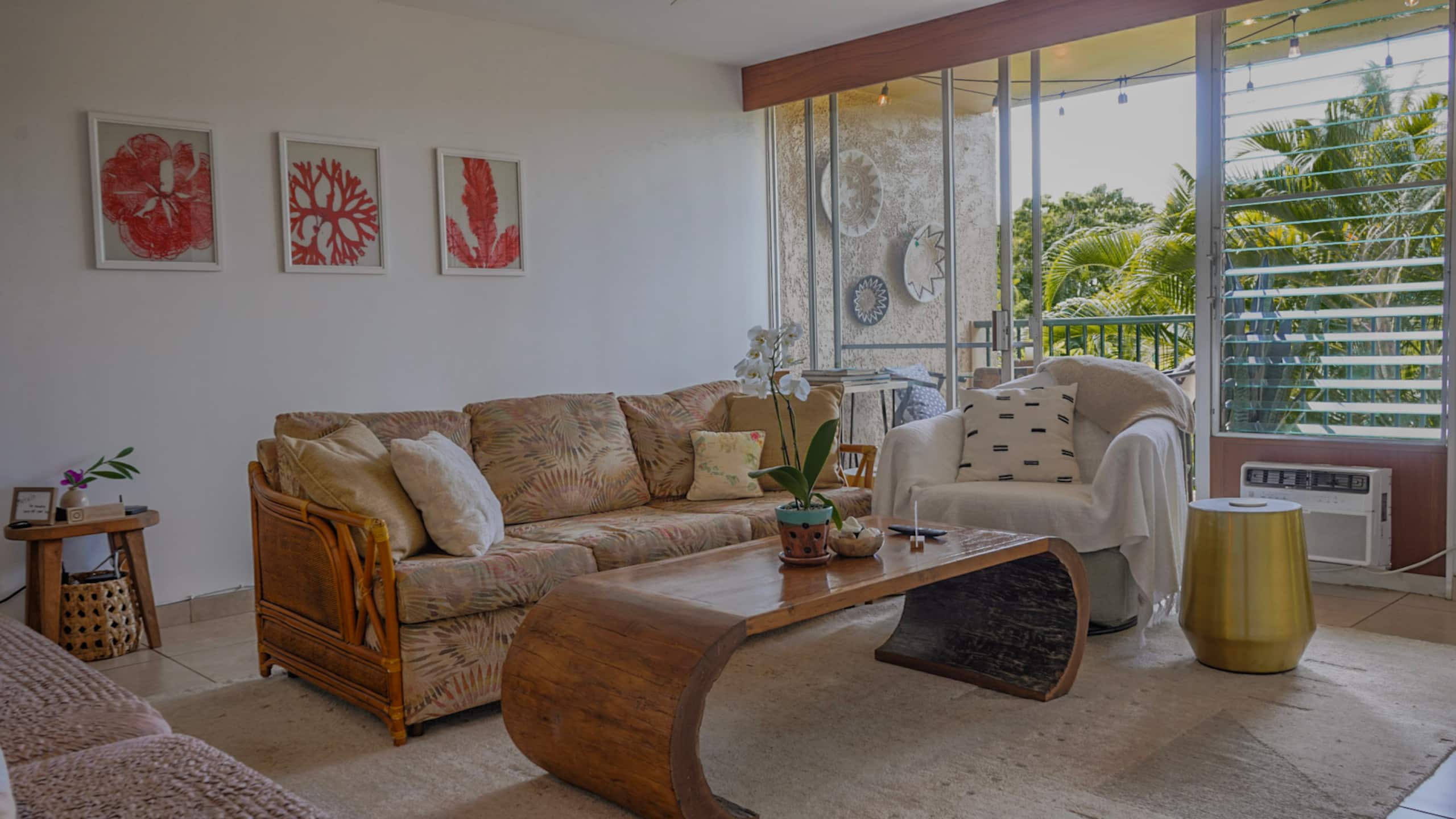 Location! Tropical King Suite: Steps to Beach - Image 6