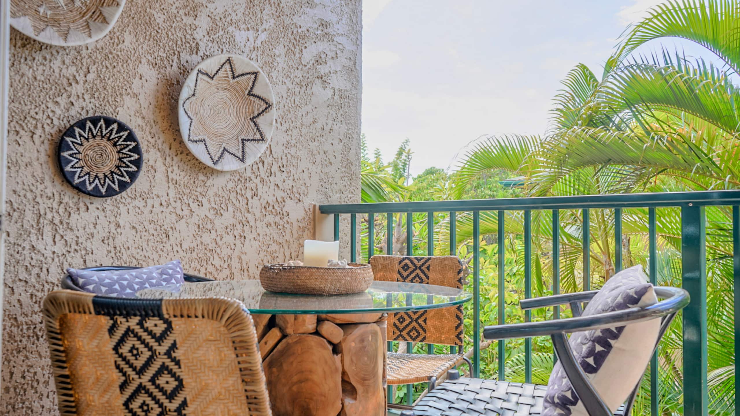 Location! Tropical King Suite: Steps to Beach - Image 23