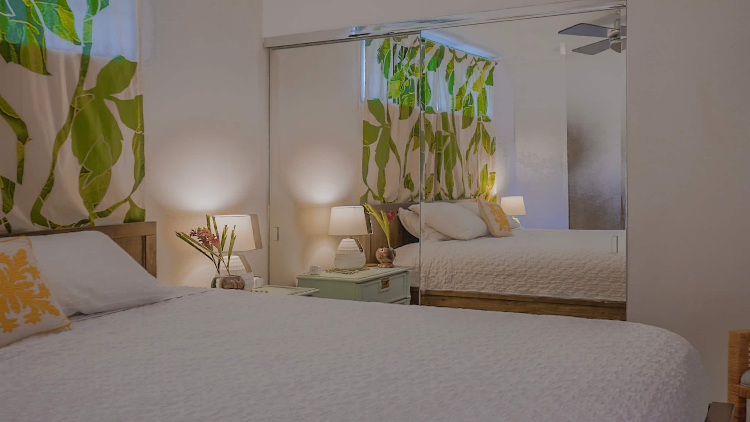 Location! Tropical King Suite: Steps to Beach - Image 12
