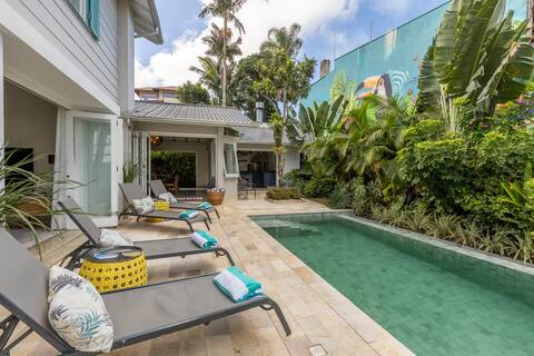 Heated Pool w/everything included, beach 150m!