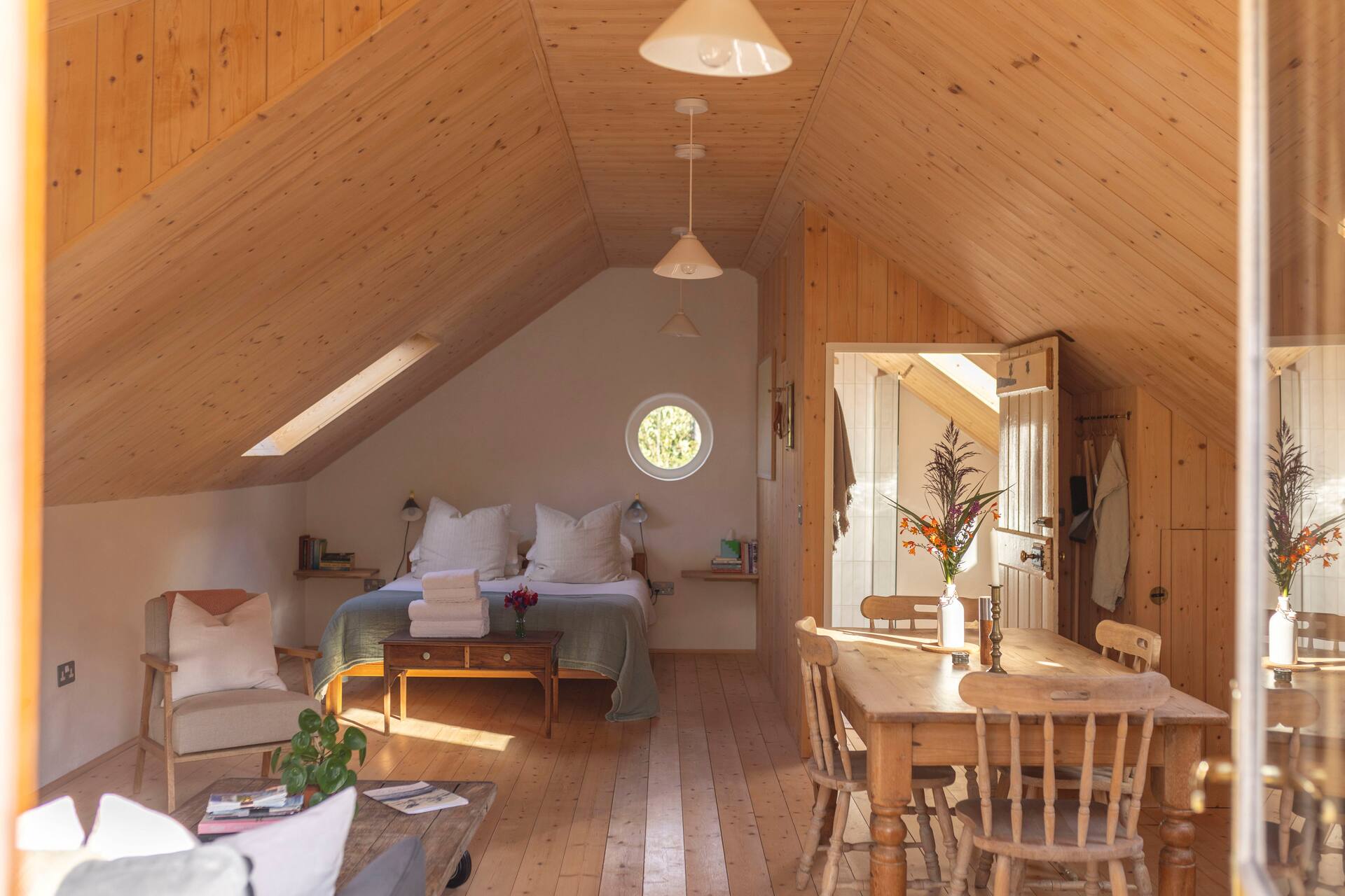 The Boathouse - Seclusion by the sea
