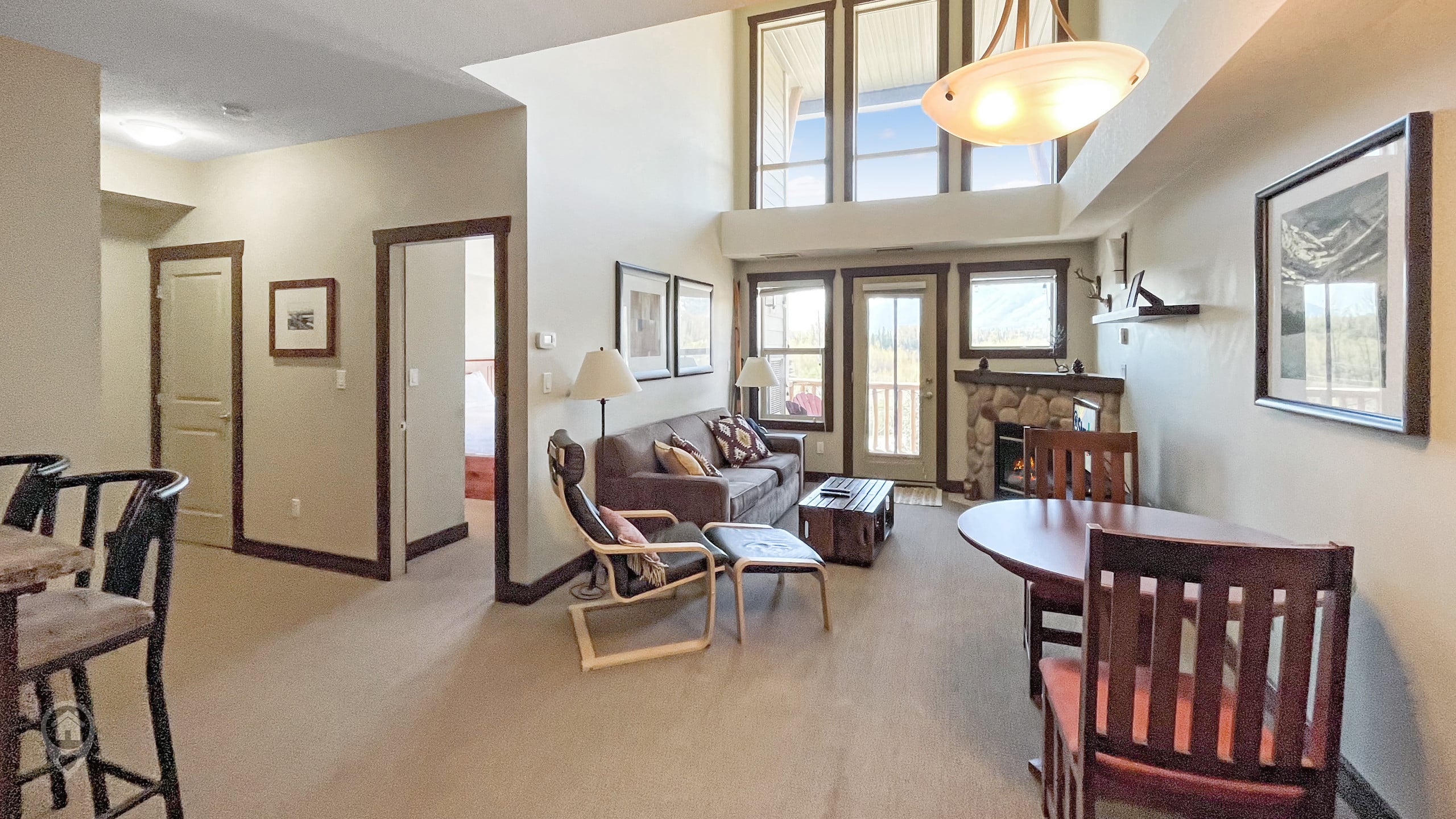 Top Floor Condo with Stunning Mountain Views - Photo 6
