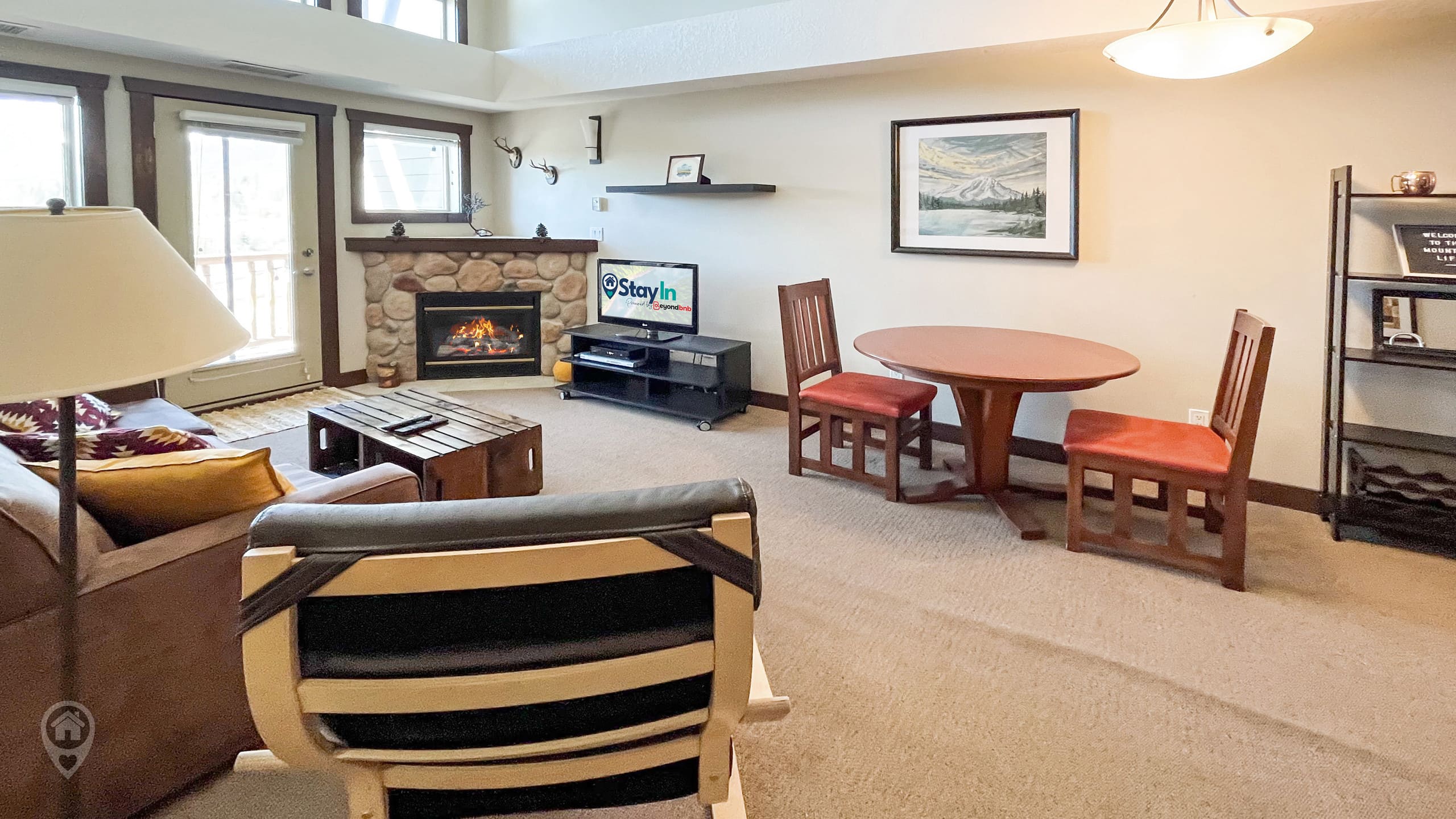 Top Floor Condo with Stunning Mountain Views - Photo 17