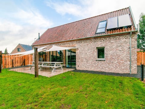 Modern family holiday home