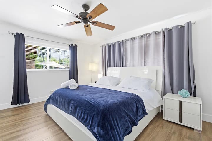 Dormitorio principal con cama king