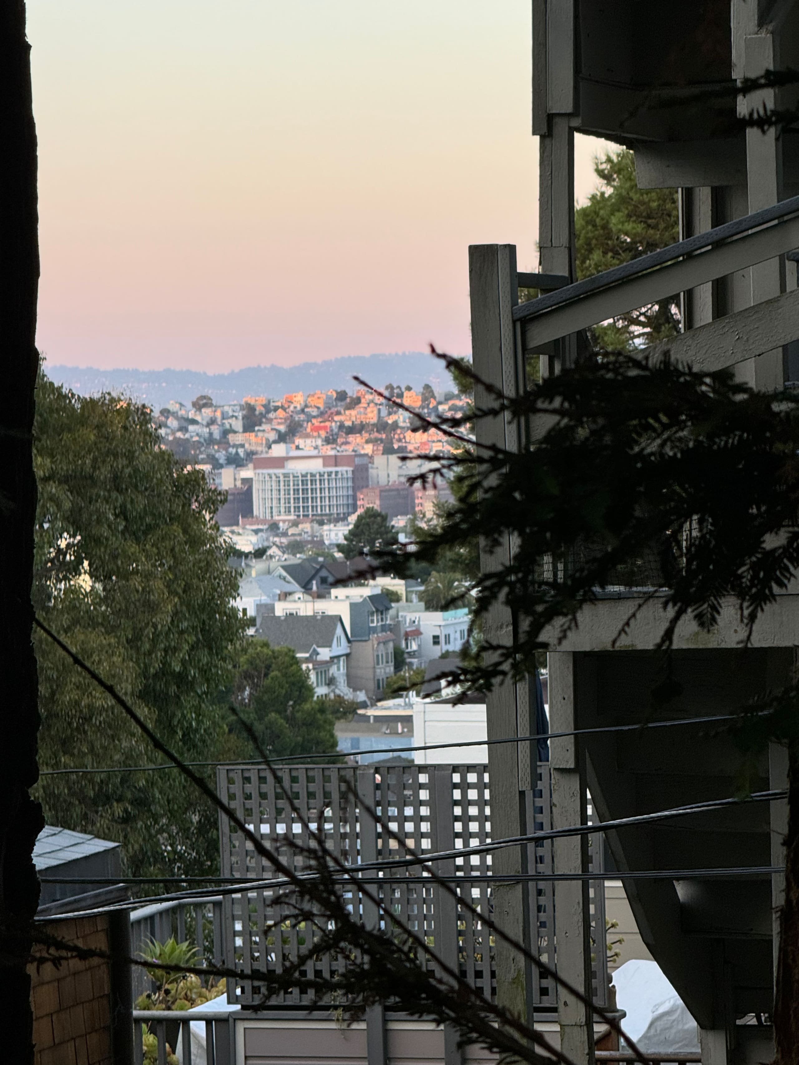Home in San Francisco · ★4.98 · 2 bedrooms · 2 beds · 1 bath - Image 12