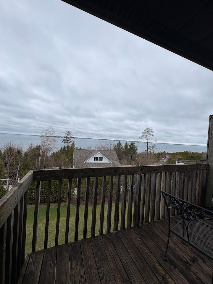 203 Applewood Private Quiet Room - Mackinac Island, MI