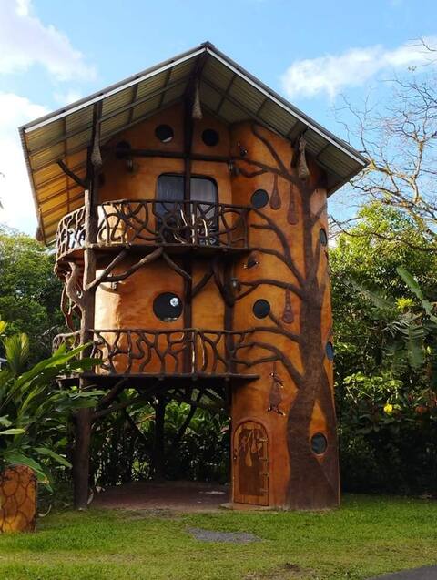Tree House Oropendula with Hotsprings