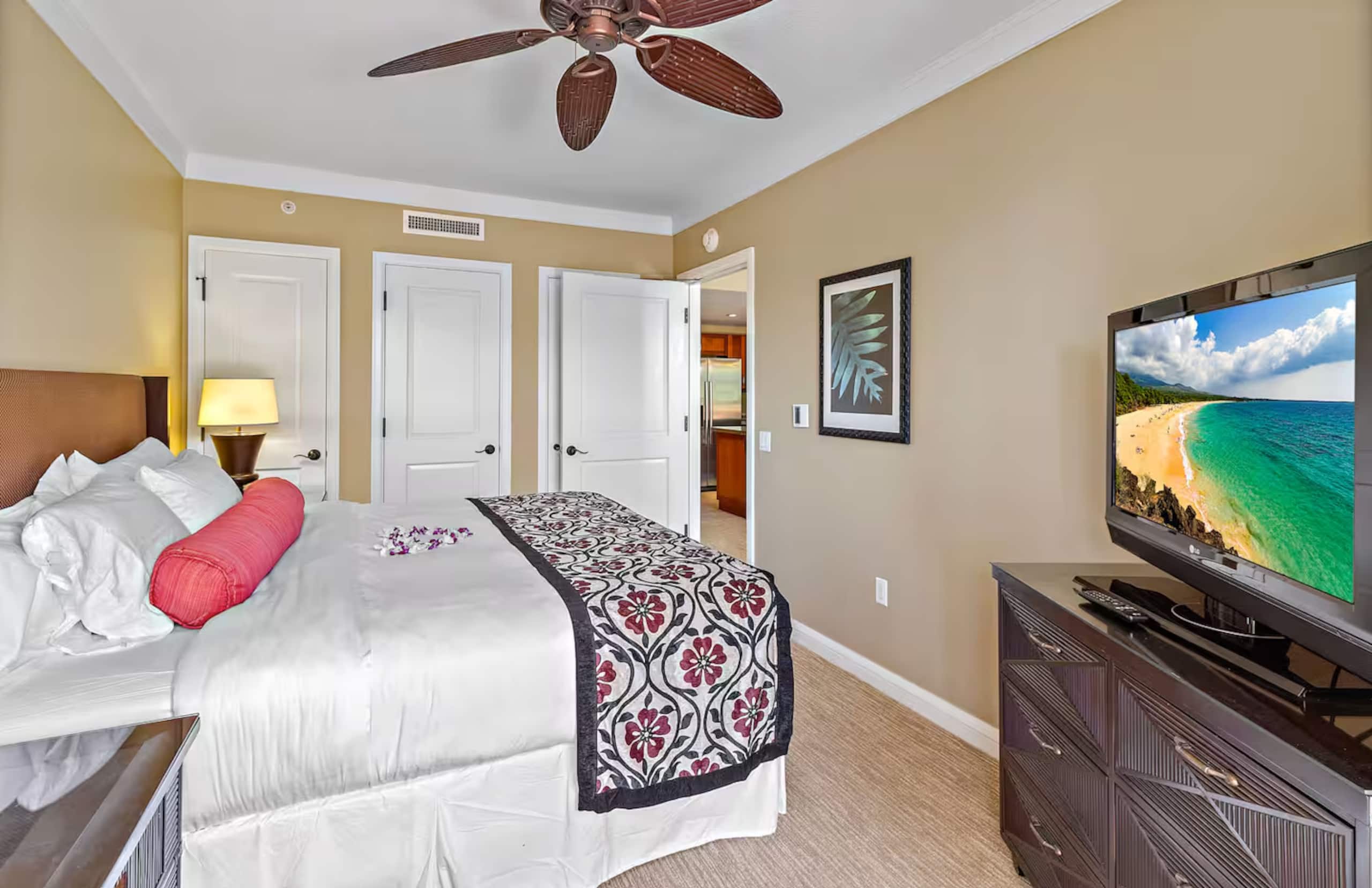 Condo in Lahaina · ★4.96 · 1 bedroom · 2 beds · 1 bath - Image 12