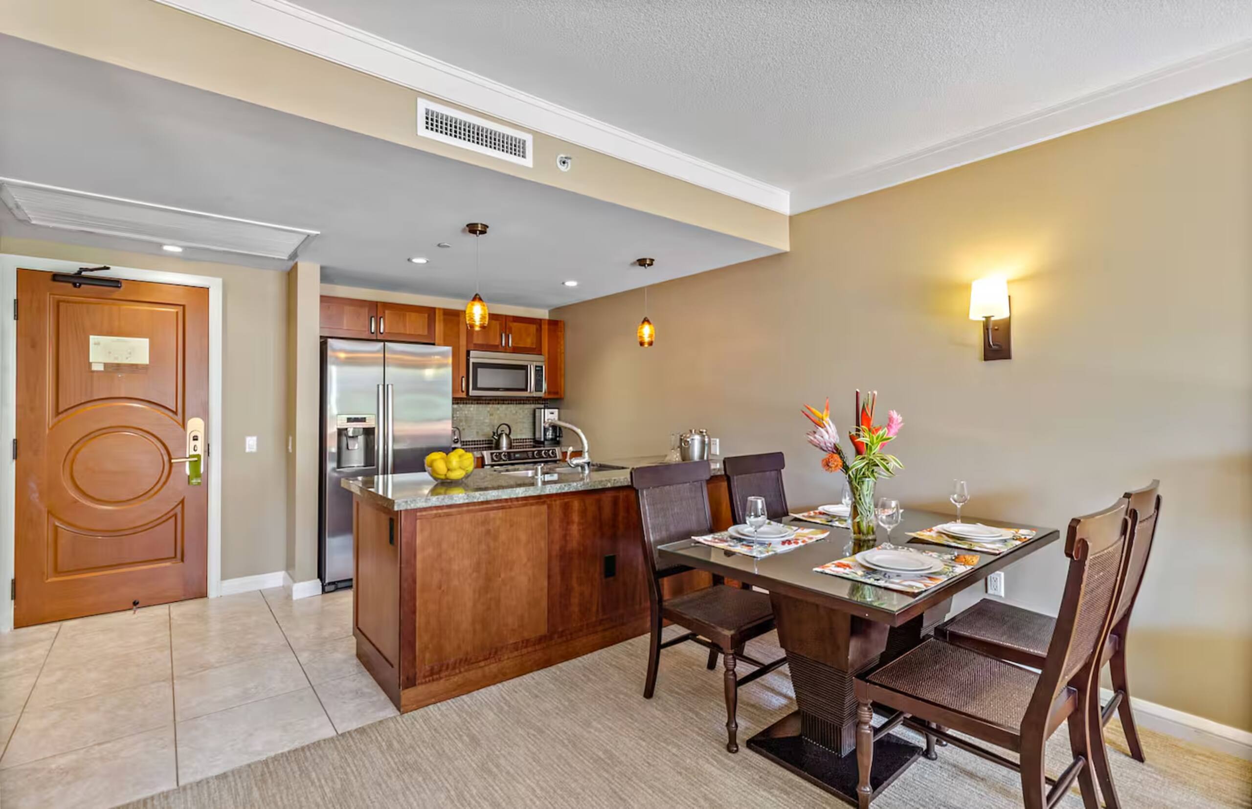 Condo in Lahaina · ★4.96 · 1 bedroom · 2 beds · 1 bath - Image 2