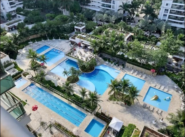 Apê Resort Familiar 8 Piscinas, Boliche, Barra