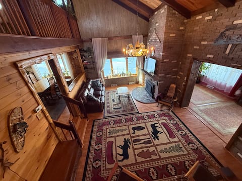 Spacious  Adirondack house in Otter Lake