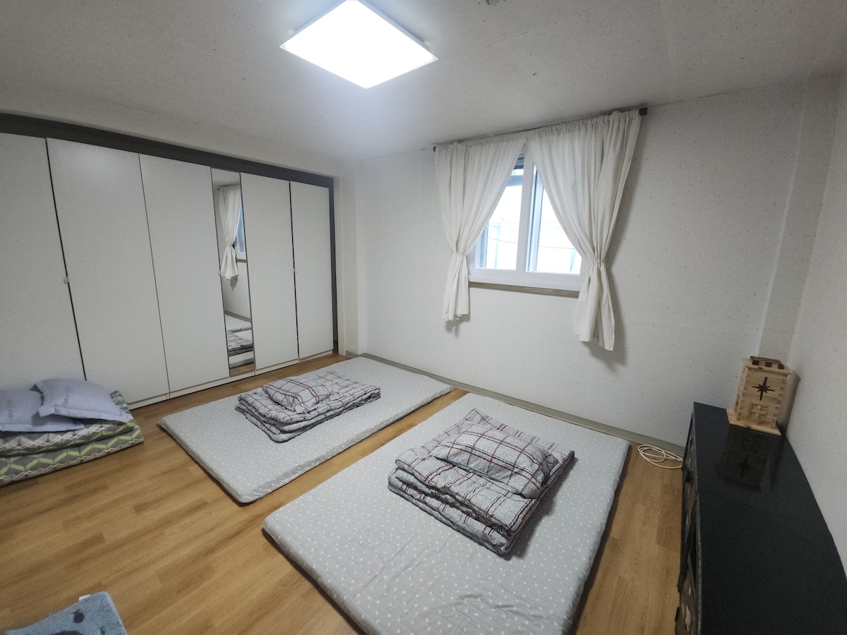 1:a våningen Ondol-rum (privat toalett)