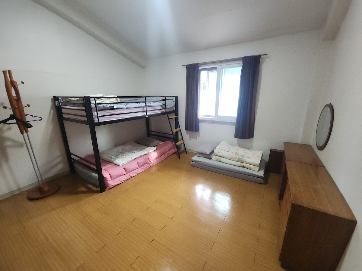 Ondol-rum på andra våningen (våningssäng)