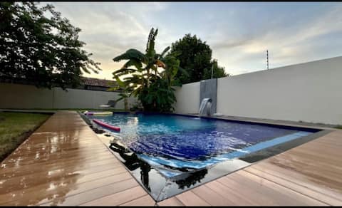 Residencial Mirandinha Praça d Iguana with 5 Bedrooms