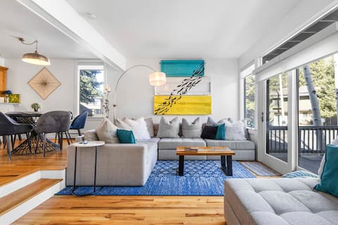 Top Airbnb: Modern Vail Townhome on Bus Route 2 bed & Loft in Vail / Beaver Creek