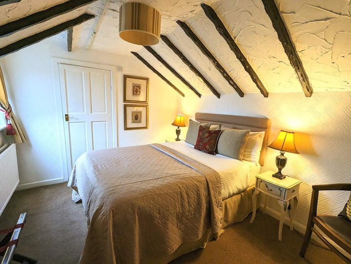 Beautiful Family Run Hotel / Historic City Chester - 체스터