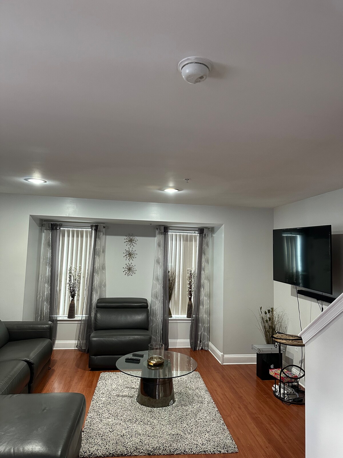 Successful Airbnb property: Walk to Stadiums! 3BR + Free Parking in Washington Village/Pigtown