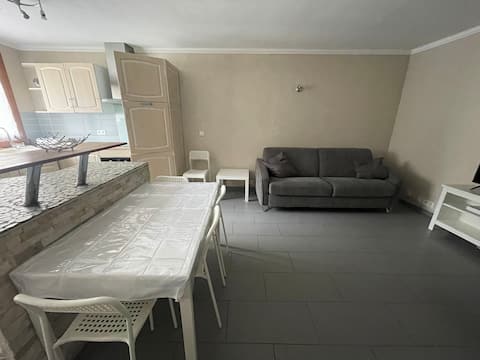 House in the heart of the village of Champlan