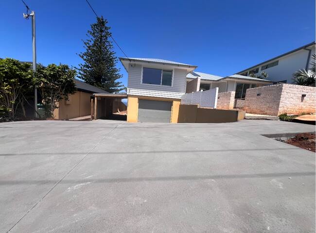 “Sea La Vie” Lighthouse beach, Port Macquarie gallery image 3