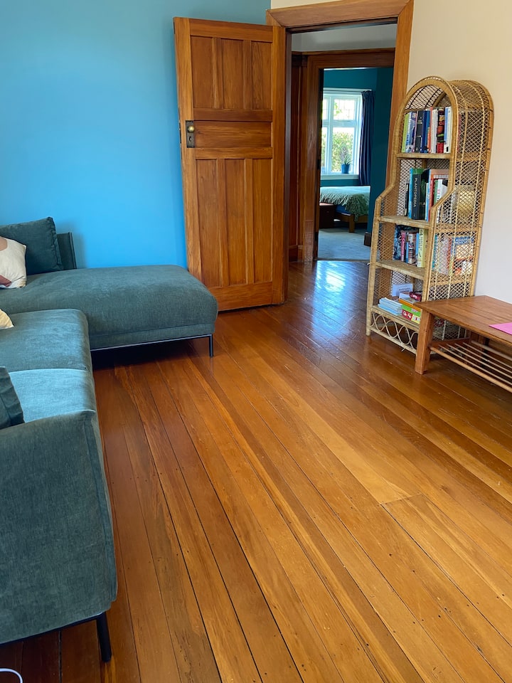 Te Whare Rimu -  A Mix Of Character And Comfort - Lincoln