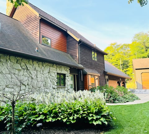 The Woods Estate walk to RoadAmerica modern luxury