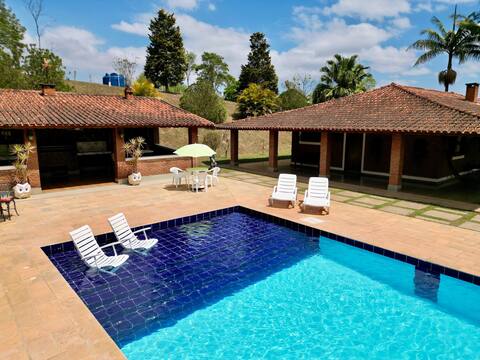 5 bedrooms, pool, fireplace, fire pit, 120 km SP