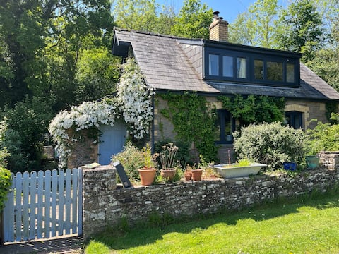 Church Cottage Cosy Country Retreat