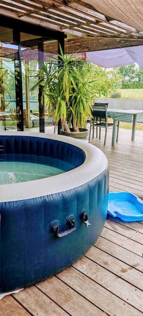 Modern, cozy & comfortable house!