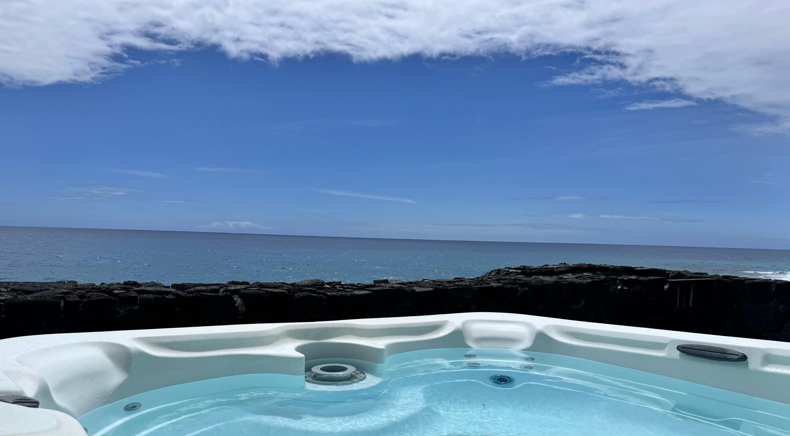 Home in Kailua-Kona · ★4.93 · 3 bedrooms · 6 beds · 3 baths - Image 47