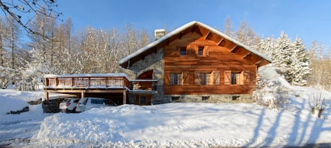 Spacious chalet le Mont Milo close ski slopes