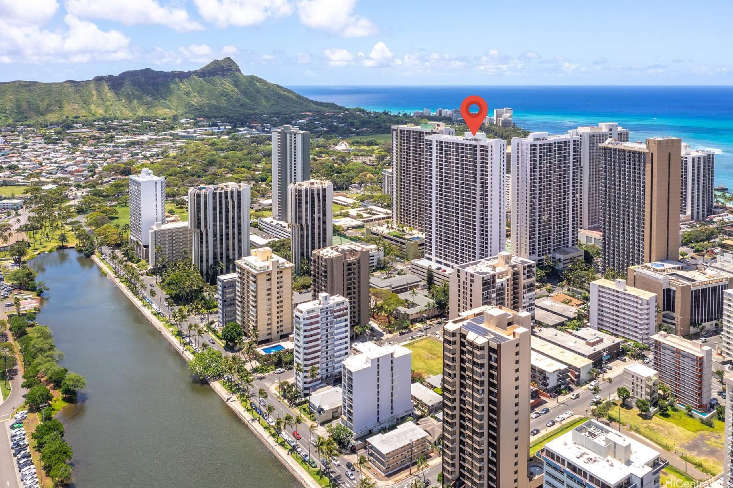 Condo in Honolulu · ★4.64 · 1 bedroom · 3 beds · 1 private bath - Image 17