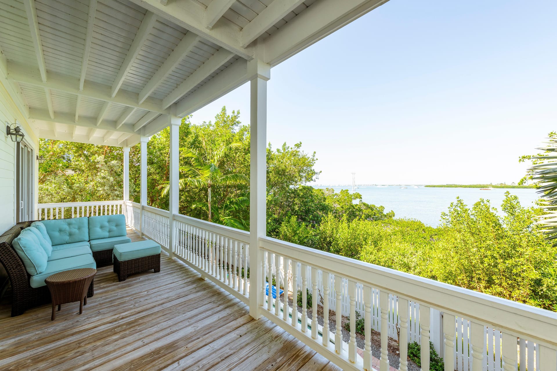 Oceanview home with private pool & lush landscapin — foto 2