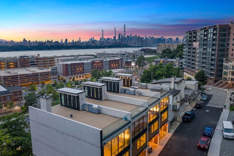 Modern Luxury Townhome with Panoramic NYC Views