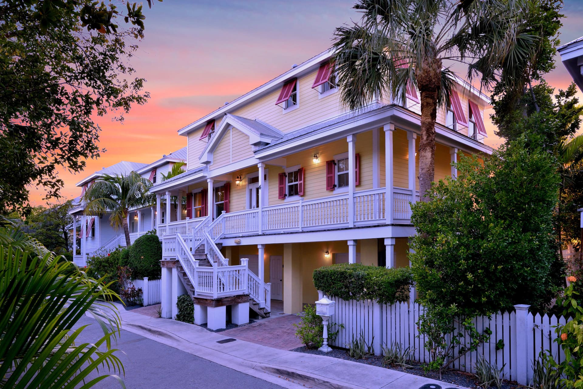 Spacious Waterfront 4 Bedroom Home