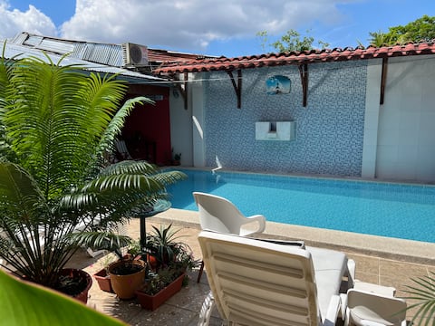 Beautiful house, pool, AC, in front of the airport