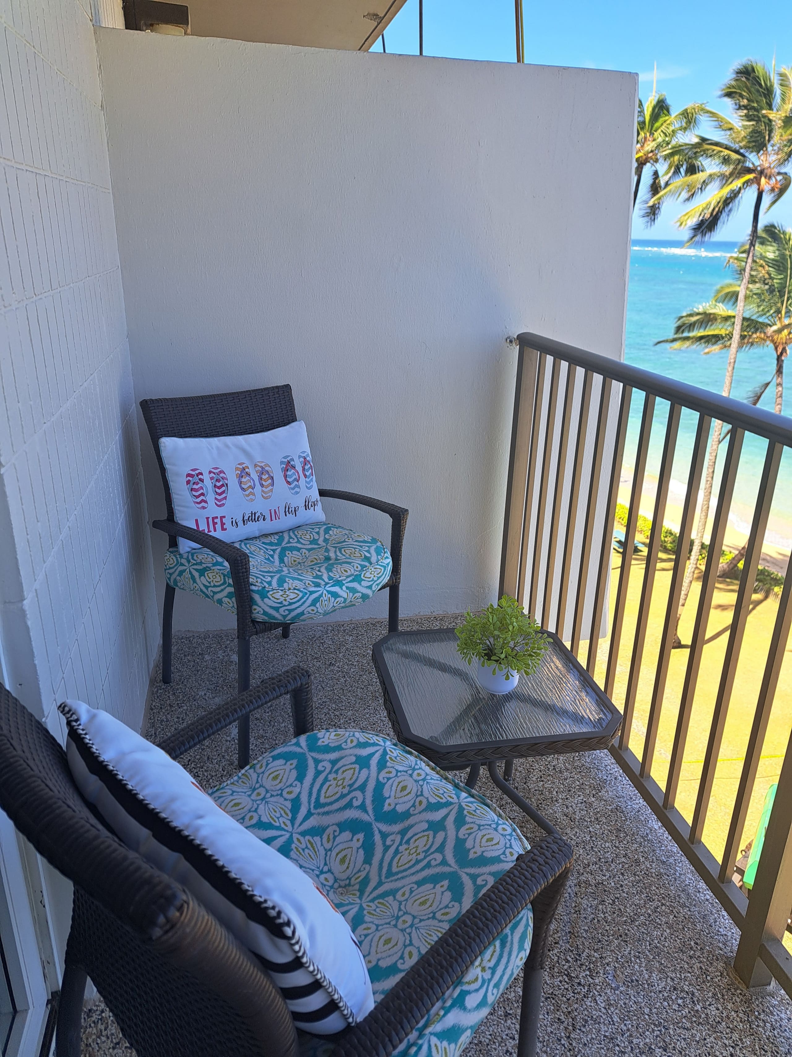 Condo in Hauula · ★4.77 · 1 bedroom · 2 beds · 1 private bath - Image 38