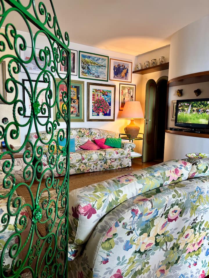 Mara's House Bright Apartment Whit Parking - Letojanni