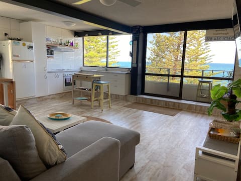 Top Airbnb: Oceanfront sanctuary, Whale watching, pet friendly in Kings Beach