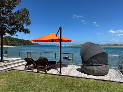 Absolute Waterfront in Ngunguru