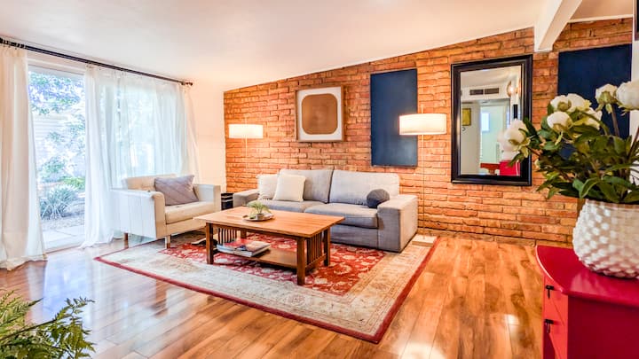 Modern Home In Uptown Phoenix - Phoenix