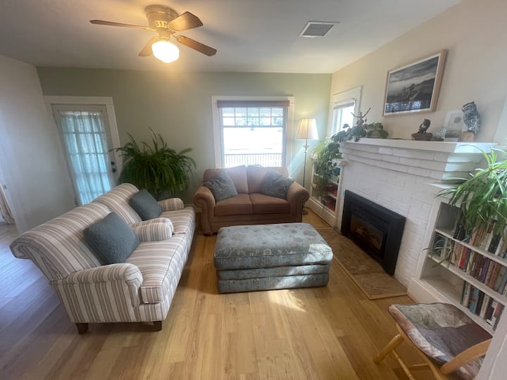 Delicious Earth Farmhouse - Prescott, AZ