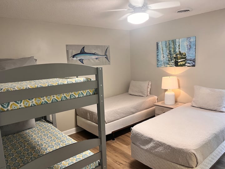 Bedroom 3 Up 2 singles and 1 Bunk