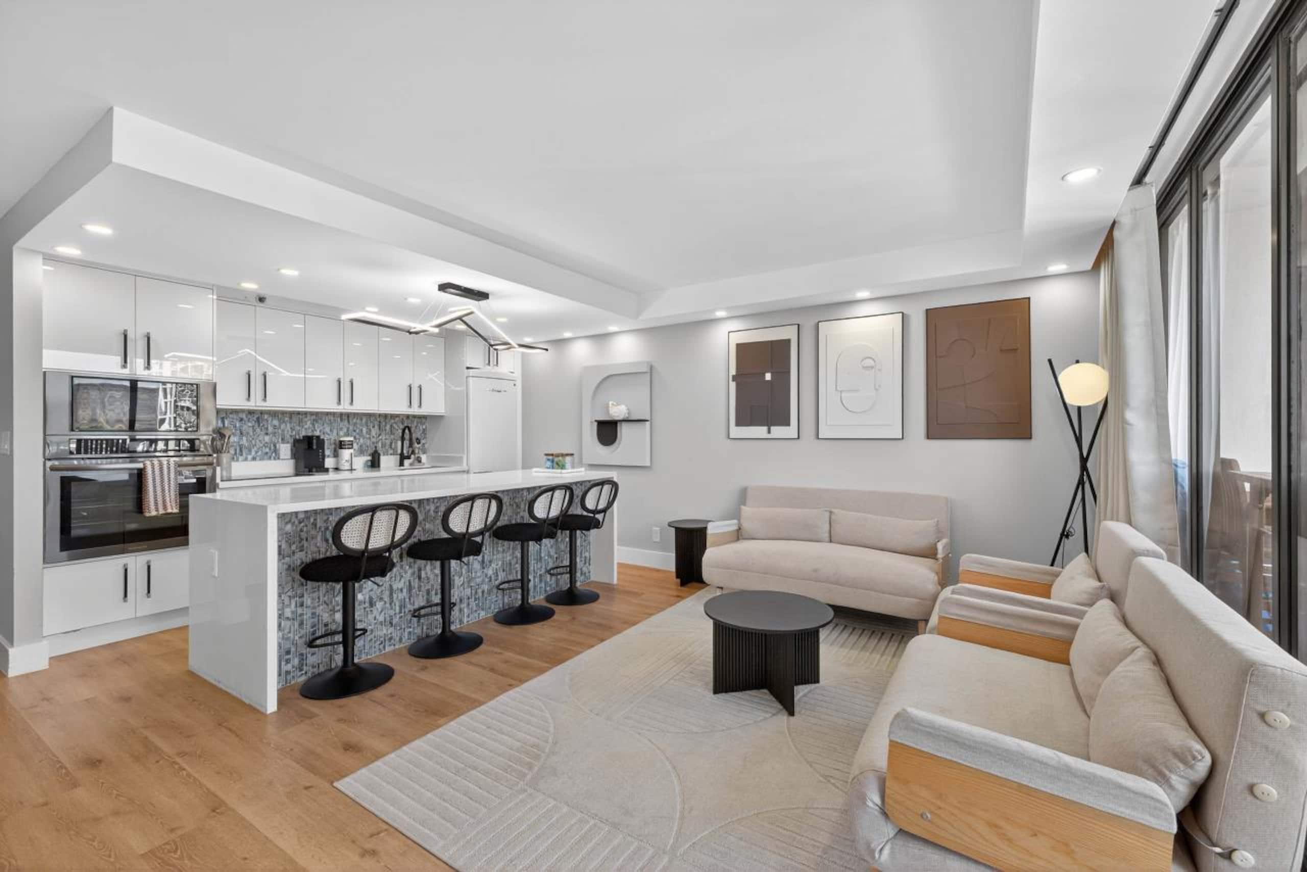 Condo in Honolulu · ★4.58 · 1 bedroom · 3 beds · 1 shared bath - Image 5