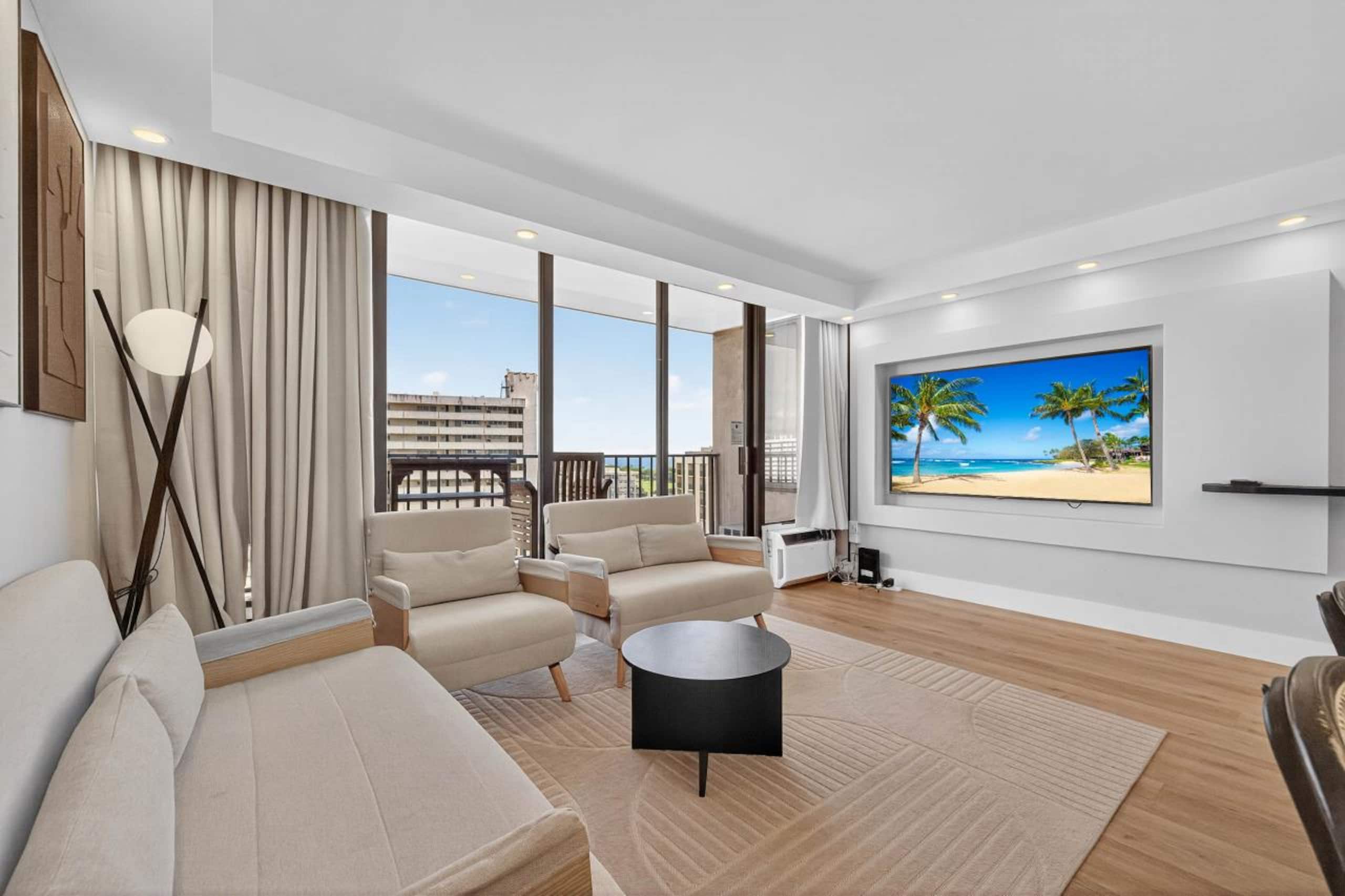 Condo in Honolulu · ★4.58 · 1 bedroom · 3 beds · 1 shared bath - Image 1