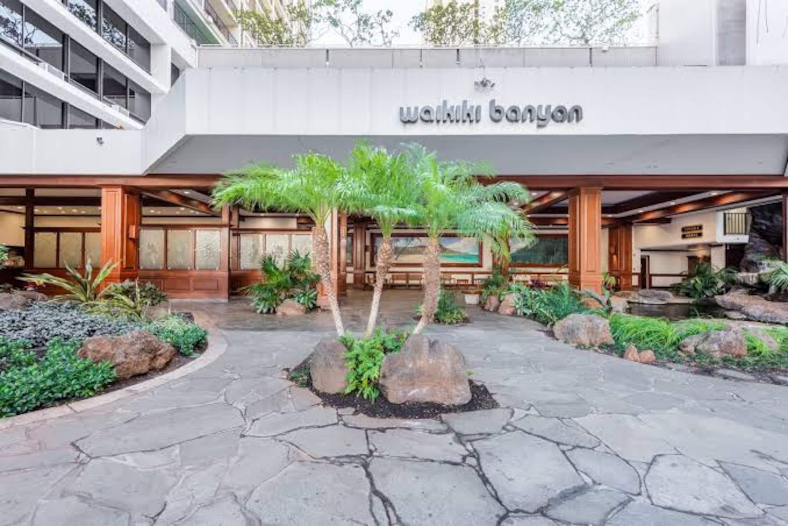 Condo in Honolulu · ★4.58 · 1 bedroom · 3 beds · 1 shared bath - Image 20