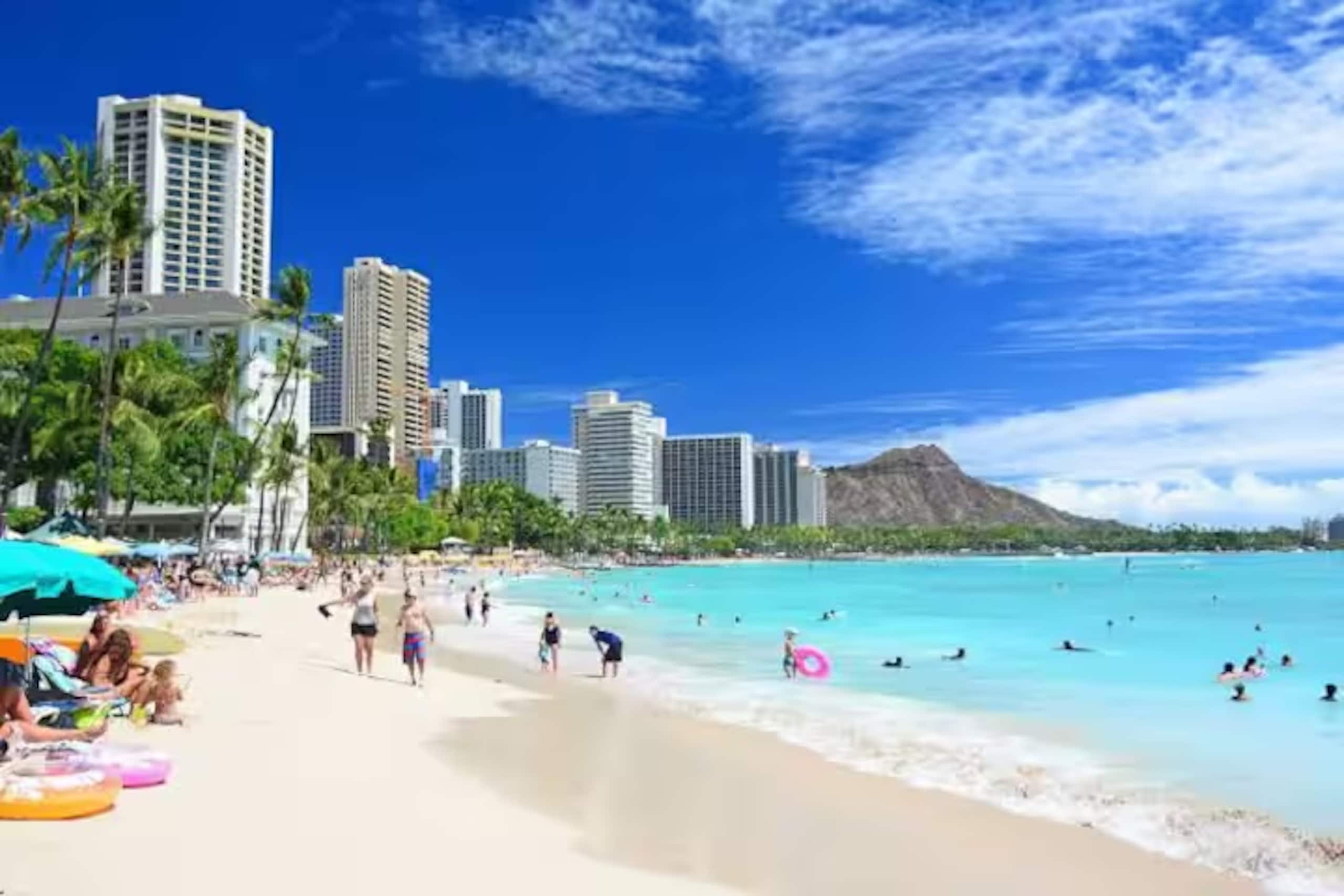 Condo in Honolulu · ★4.58 · 1 bedroom · 3 beds · 1 shared bath - Image 26