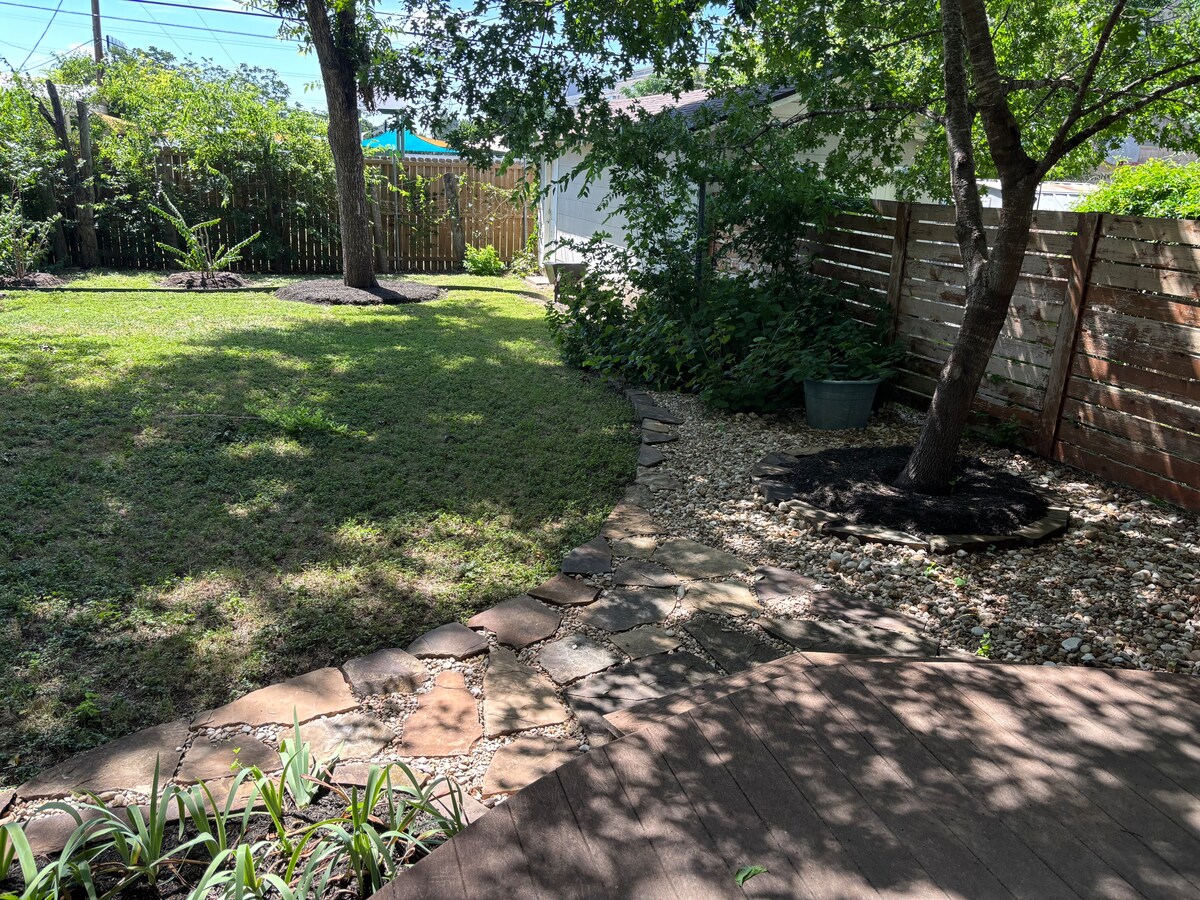 Cute, Cozy Central Austin Bungalow w/ Yard & Deck