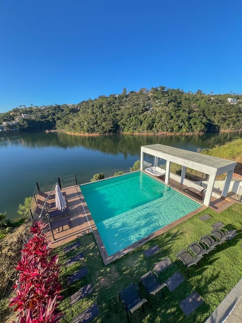 House on Cond Dam. Closed Aguas de Igarata